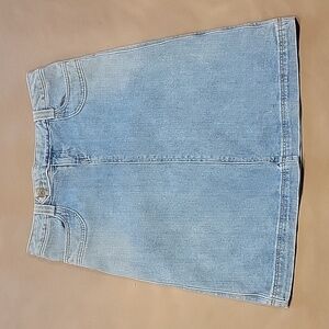GAP, Size 2 Light Wash Denim Midi Skirt.  Gently Used Condition